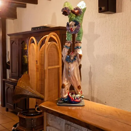 Maison Charmante à Coucouron, Vue Montagne, Cheminée Casa vacanze *